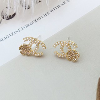 ♥พร้อมส่ง♥ต่างหูเกาหลีเงินแท้ ลาย C ดอกไม้ ประดับมุกและคริสตัล