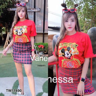 TwinsShopVip💗พร้อมส่ง TW11490 Set 2 ชิ้น เสื้อยืดแขนสั้นสกรีนการ์ตูน + กระโปรงสั้นลายสก็อต