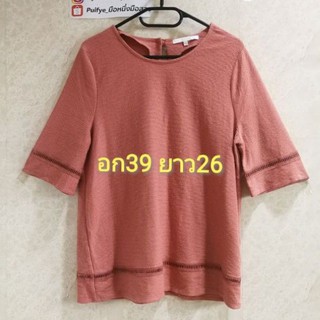 มือ2 เสื้อแฟชั่นผ้าร่องสีชาเย็น​ ขนาด​ตาม​รูป​