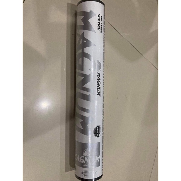 ลูกแบดมินตันแข่งขันMagnumสีเงิน