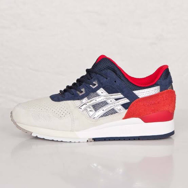 👟👟 รองเท้าผ้าใบ Asics มือสอง