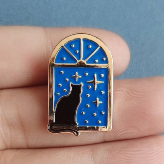 เข็มกลัด / หมุดโลหะ แมวนั่งมองดาวที่น่าต่าง Starry Sky Black Cat on The Window 💙🛸🪐🌌🐈 ( Hard Enamel Pin )