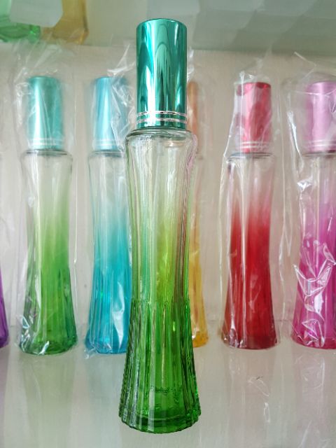 ขวดสเปรย์แก้วรูปกระโปรง 50 ML ใบละ 20 บาทมีหลายสี