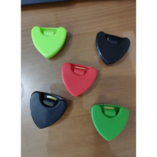 fender ที่เก็บปิ๊กกีต้าร์ แพ็ค 5 ตัว ขนาดใหญ่สามเหลี่ยม