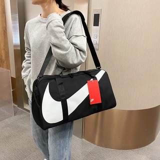 Nike Women Shoulder Tote Bag กระเป๋าถือแบบสะพายข้างพร้อมกระเป๋าด้านหน้า Faux Leather