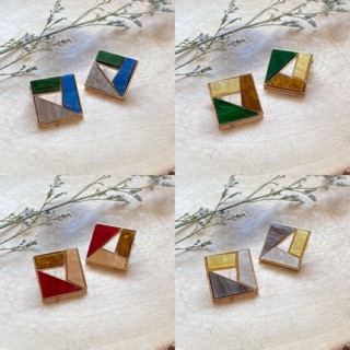 **สินค้ามีจำนวนจำกัด** Square Earrings