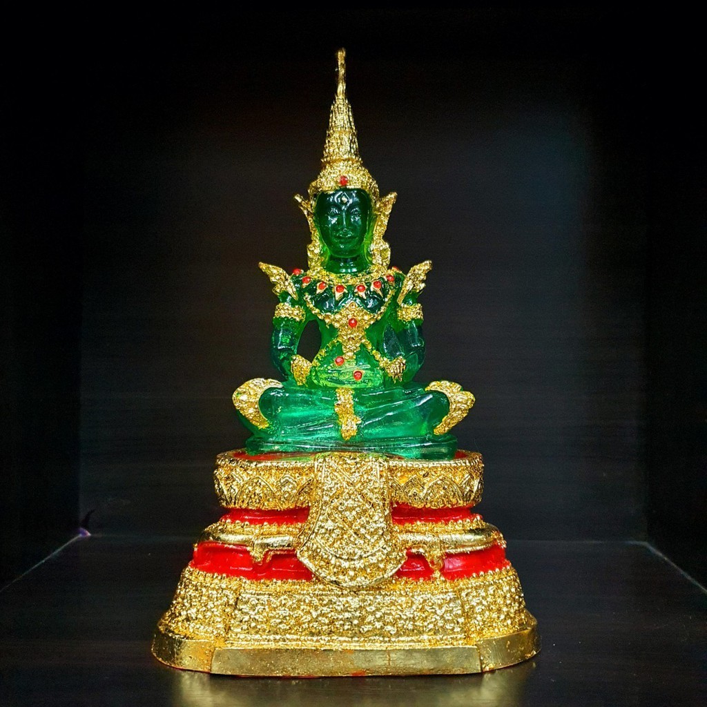 พระแก้วมรกตฐานกลม งานปิดทองประดับเพชร (หน้าตัก5นิ้ว สูง25ซม.)