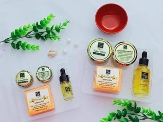 ครีมคริสตัลออร่าสกิน คู่จิ้น เซรั่ม30กรัม+ครีมกลางคืน 15 กรัม 700฿