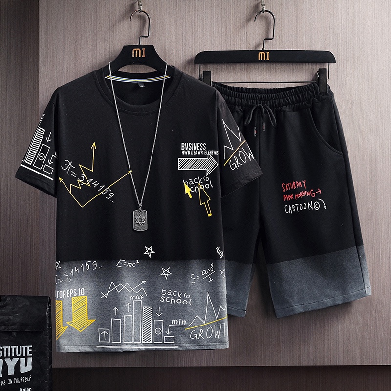 เสื้อยืดแขนสั้น ทรงหลวม และกางเกงขาสั้น พิมพ์ลายตัวอักษรภาษาอังกฤษ ไล่โทนสี แฟชั่นฤดูร้อน สําหรับผู้ชาย ไซซ์ M - 5XL