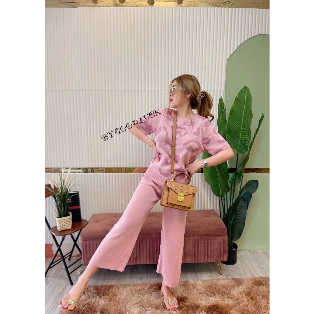 🌈 SpinnyHouse 🌈 ชุดเซ็ต กางเกงขายาว+เสื้อแขนสั้น💚💜งานนี้ปังก์มาก ยกให้เธอเลยน่ารัก ทอลายทั้งตัว 👍🛍🛼 หมูย่าง J202C - รูปที่ 2