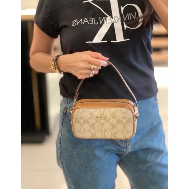 พร้อมส่ง แท้ New Coach JAMIE WRISTLET IN SIGNATURE CANVAS (COACH CA718