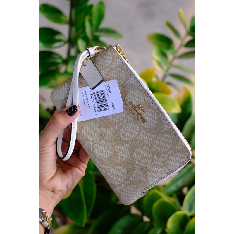 พร้อมส่ง‼️ New Coach กระเป๋าคล้องมือ 2 ซิป ไซส์ S