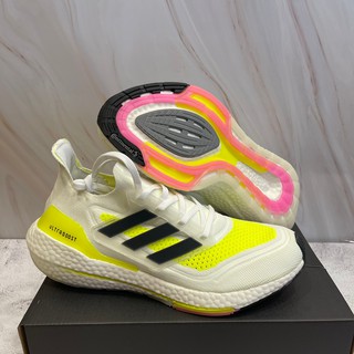 รองเท้า adidas ultrabbost 21 รุ่นใหม่ล่าสุด