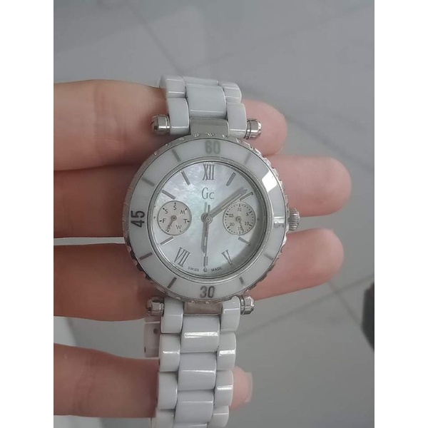 ...สินค้าหลุดจำนำ... ( สด-ผ่อน ทักได้นะค่ะ)นาฬิกา GC 135003L1 Women Watch Swiss Made Luxury ของแท้ 100%ออกช้อปในไทย