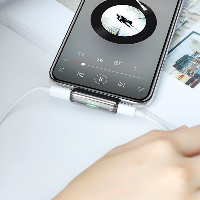 ตัวแปลงหูฟัง iPhone12 , 11 Pro Max , 7,8, X,Xs Max ชาร์จ+ฟังเพลง+คุยสาย HOCO LS27 2in1 Dual Lightning Charging Audio