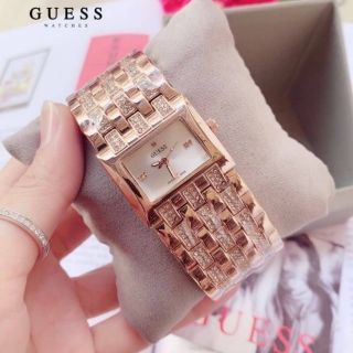 GUESS ⏰ 
- นาฬิกาสายเลส