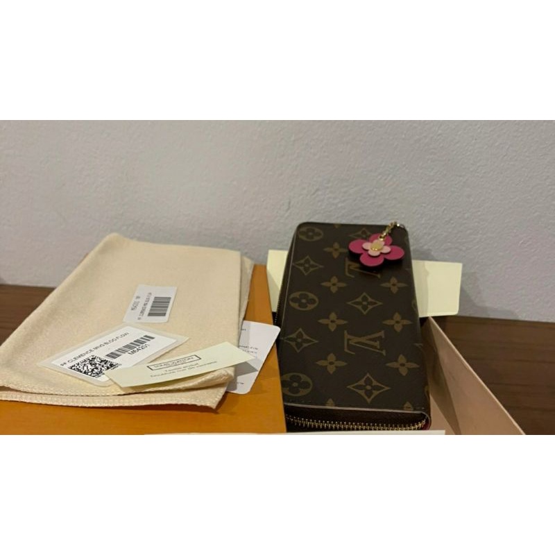 LV Clemence Wallet limited กระเป๋าตังค์ใบยาว แท้