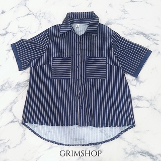 เสื้อเชิ้ตลายทางสีขาวน้ำเงินเข้ม มือสองสภาพนางฟ้าไร้ตำหนิ พร้อมส่งทันทีไม่ต้องรอ มีเก็บเงินปลายทาง