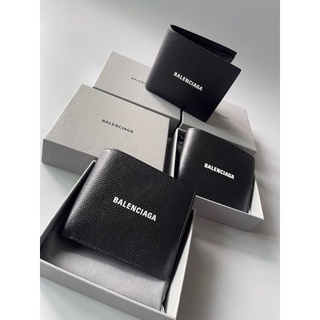 Balenciaga wallet พร้อมส่ง🤍🤍  มี 2 แบบ  8 card  / ใส่เหรียญ   อปก. กล่อง ถุงผ้า การ์ด