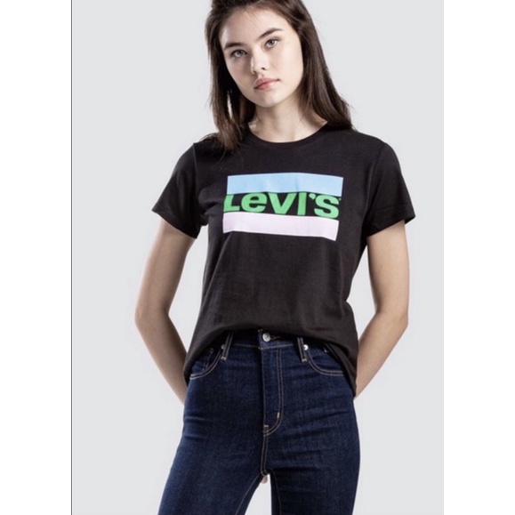 เสื้อยืดผู้หญิง Levi’s (ลีวายส์) ของแท้ ของใหม่ ป้ายห้อย ป้ายไทย ไซด์ S ลด 50%
