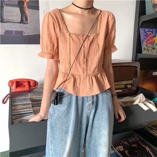 พร้อมส่ง 🍑 Square neckline shirt  Small lace เสื้อครอปคอเหลี่ยม เเต่งลูกไม้เล็กๆน่ารักมากกก