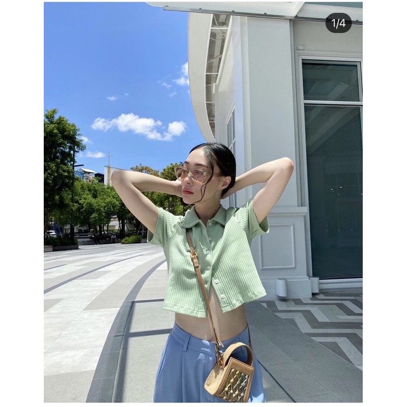 crop top จากร้าน bnkbrand
