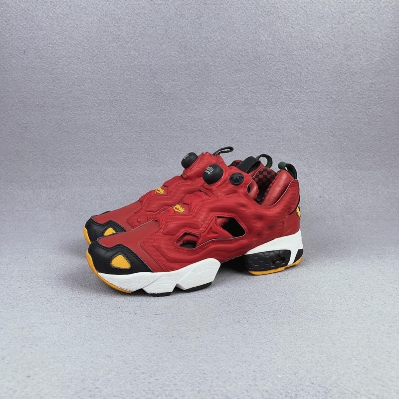 รองเท้ามือสอง Reebok Insta Pump Fury " F1 Racing Pack" ของแท้100% Size :: 39eu / 25cm