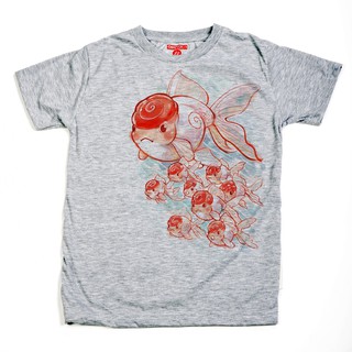 เสื้อยืดfashionเสื้อยืด แขนสั้น แชปเตอร์วัน สเก๊ตบุ๊ค ลาย ปลาทอง ออรันดา ผ้านิ่ม / Orlanda Gold FishChapter One Sketchbo