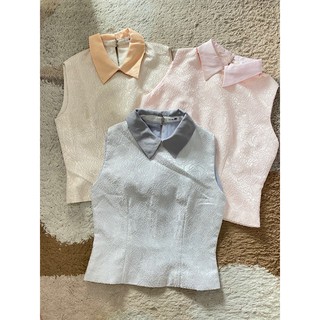 (พร้อมส่ง) เสื้อ Sweet Rosy เสื้อผ้าผู้หญิง, ชุดเซท, ชุดกระโปรง, เสื้อแขนกุด, กระโปรงสอบ ผ้าพิมพ์นูนลายกุหลาบ