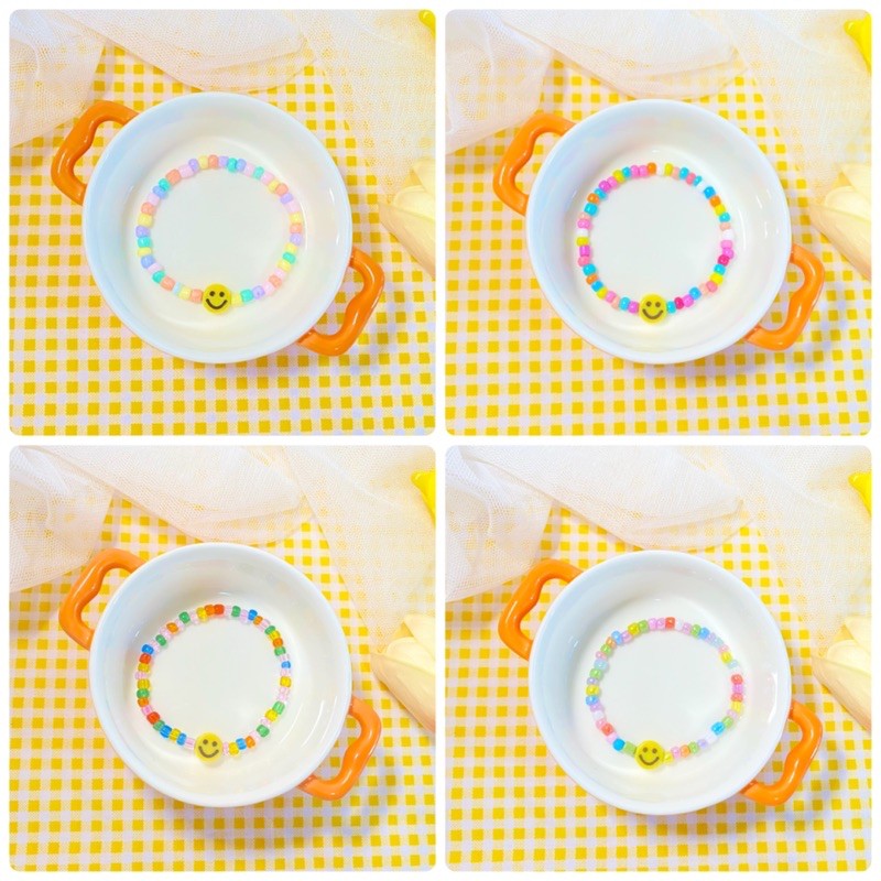 ส่งด่วน กำไลลูกปัดหน้ายิ้ม ขนาด 4 มิล มีหลายสีให้เลือกค่ะ