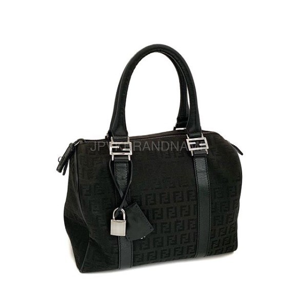 jpvkbrandname กระเป๋า Fendi mini boston 25 cm handbag สภาพดี