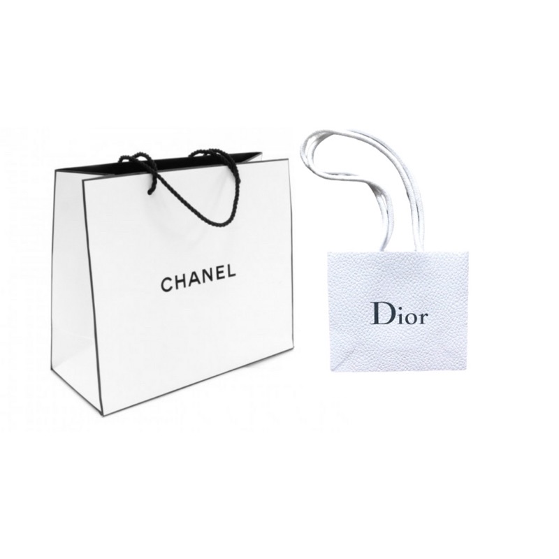 ถุงกระดาษแบรนด์เนม CHANEL Dior จาก shop ของแท้ 100% ถุงมีหลายขนาด มีริบบิ้นให้เลือกซื้อ ของพร้อมส่ง