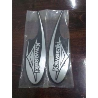 ตราข้างถังซ้ายขวา Kawasaki Boss175แท้ใหม่เก่าเก็บ