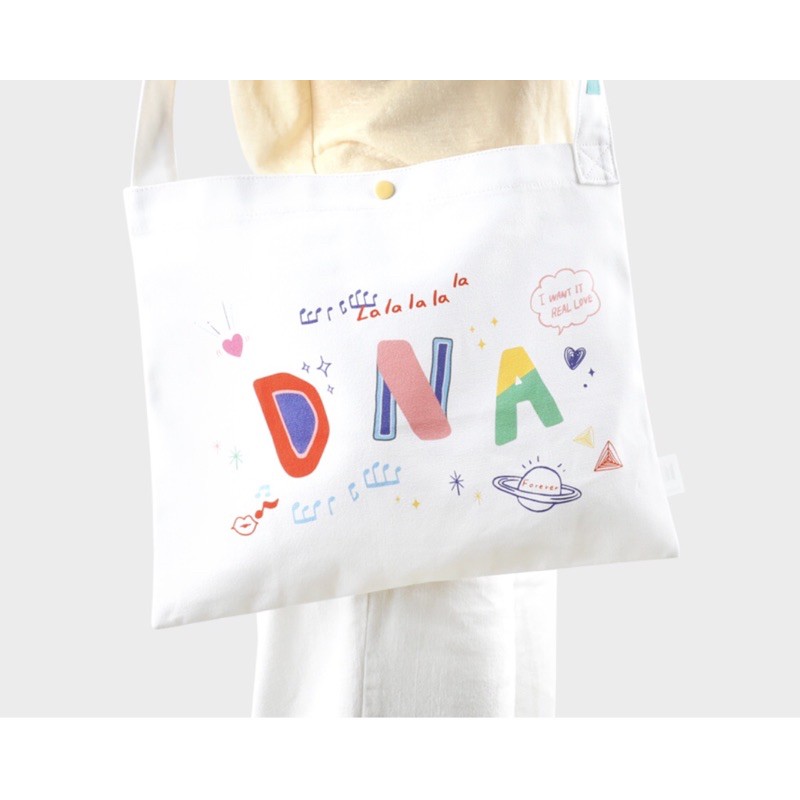 [พรีออเดอร์] BTS DNA Basic Cross Ecobag กระเป๋าผ้าสะพายข้าง