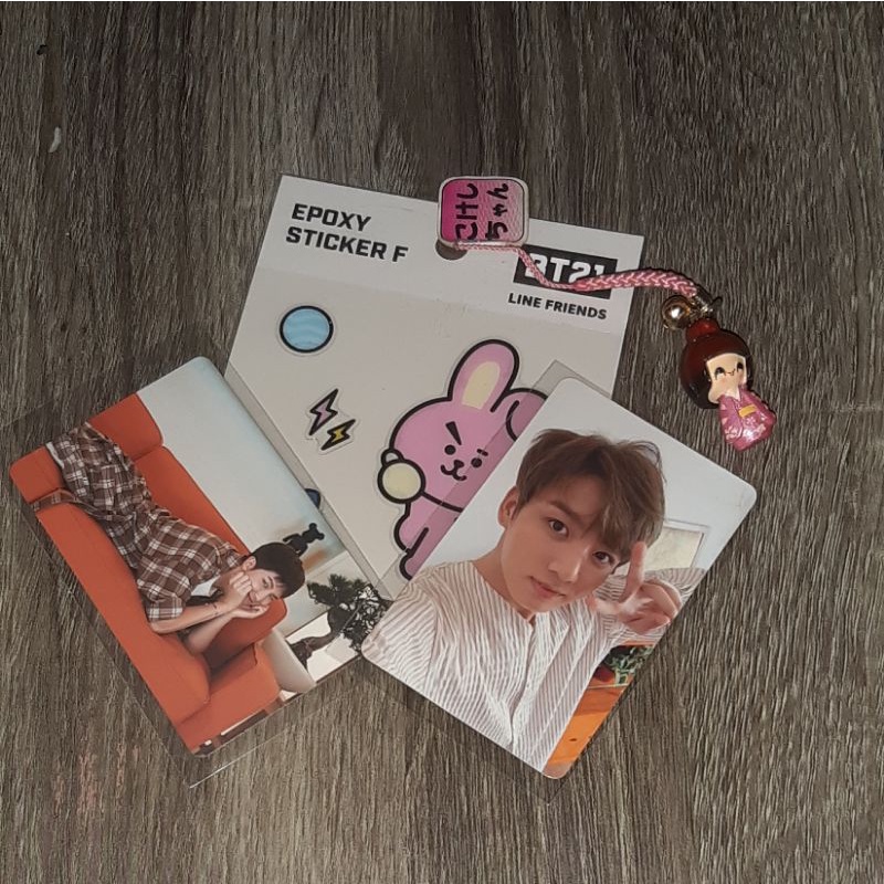 โฟโต้การ์ด Jungkook Her L มัด rm เป็น ess และสติ๊กเกอร์ cooky bt21 จองแล้ว