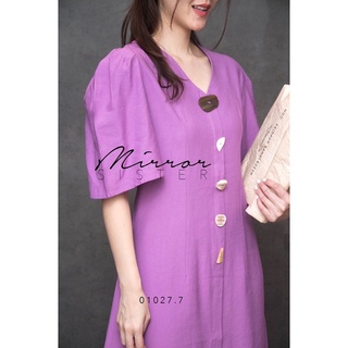 Rosey Buttons Dress•• เดรสทรงคลาสสิค มีกิมมิคที่กระดุมหลอกรูปทรงเก๋มากๆ แพทเทรินสวยใส่ง่าย คอวีแขนสั้นทรงทิวลิป