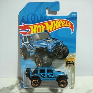 รถเหล็ก Hot wheels 17 JEEP WRANGLER สีฟ้า (ib011)