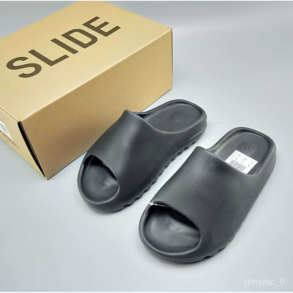 yeezy slides black