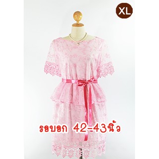 E2172-3-XL-ชุดเดรสคนอ้วน สีชมพูอ่อน ผ้าลูกไม้ดอกเล็กน่ารัก คอปาดตื้น พร้อมสายผูกโบว์ที่เอว