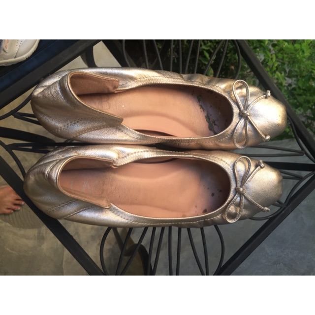 รองเท้าหนังแกะส้นเตี้ย oandb สีแชมเปญ เบอร์38