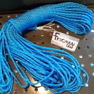 Frogmangear 
Paracord 550 lb Blue-White dot 
ยาว 30 m 
ไส้ใน 7เส้น
เชือกพาราคอด 550lb