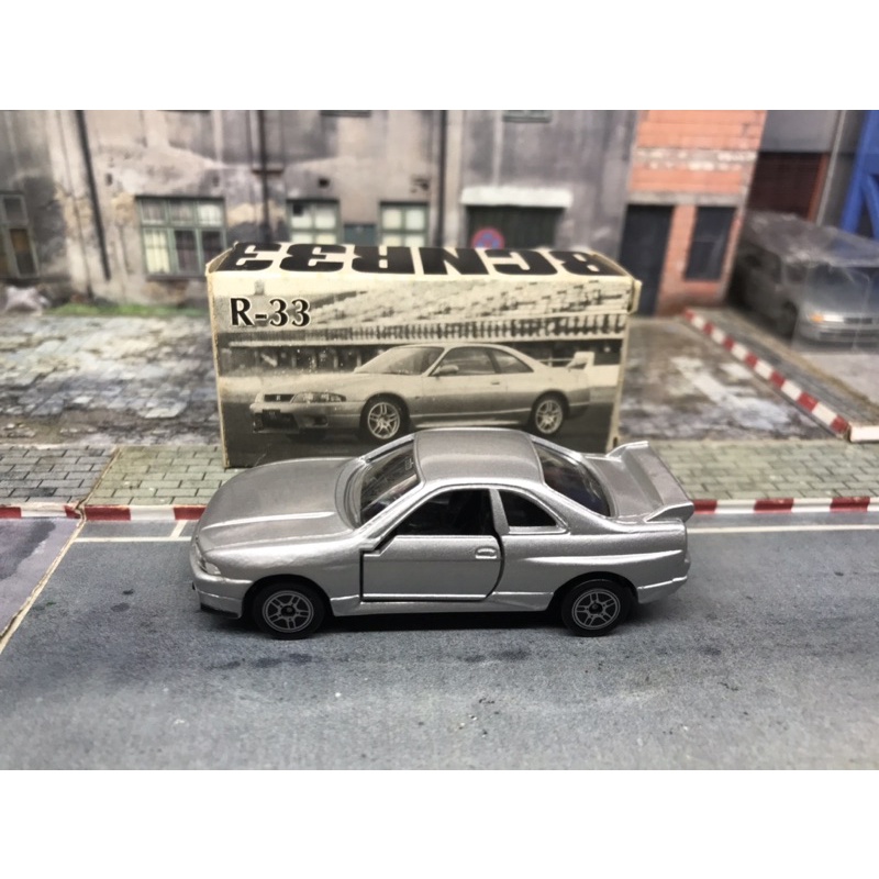 Tomica BCNR33 Skyline GT-R