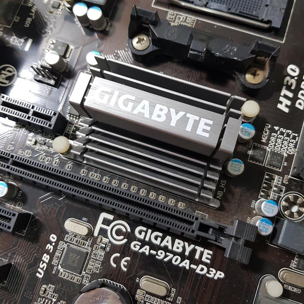 GIGABYTE GA-970A-DS3P AM3+ FX / AM3