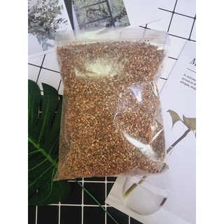 เวอร์มิคูไลท์ (Vermiculite) แบ่งบรรจุ ขนาด 1 ลิตร เวอร์มิคูไลต์ วัสดุเพาะปลูกพืช เพาะกล้า รักษาความชื้นและธาตุอาหารในดิน