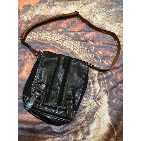กระเป๋าสะพาย DAKOTA มือสอง