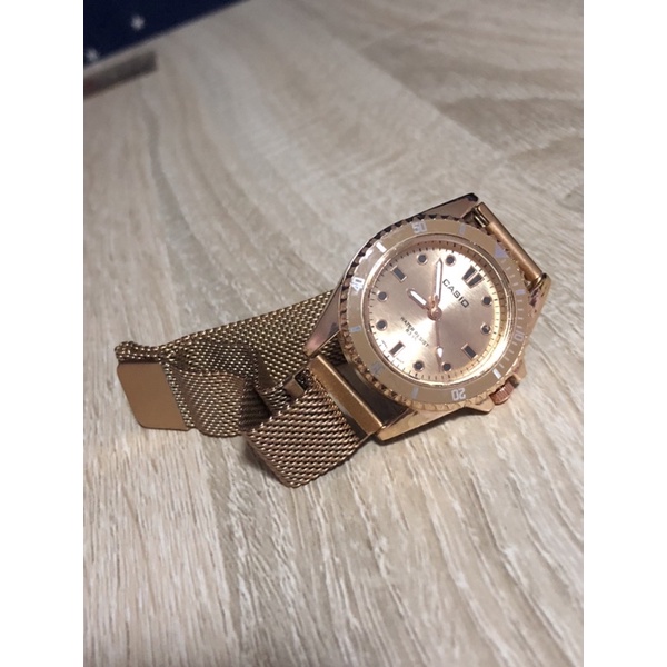 New นาฬิกา casio สายแม่เหล็ก rose gold