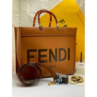 Fendi roma สีน้ำตาล Size 36cm  Free ถุงกระดาษ ใบเสร็จ