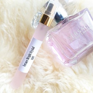 น้ำหอมแท้แบ่งขาย Versace Bright Crystal EDT แท้ 100%  กลิ่นหอมคลาสสิค มาในขวดสวยหรู เลอค่า ดุจคริสตัลสวยงาม