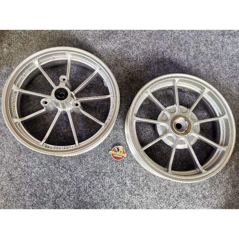 ล้อดิส 9ก้านสีเงินใส่dio​ af18​Af25​af24​af34af35