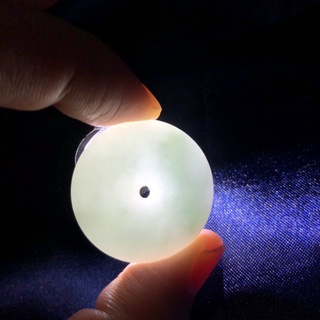 จี้หยกพม่า(02)แท้ทรงโดนัทสีขาววุ้นมีสีเขียวปนเล็กน้อย